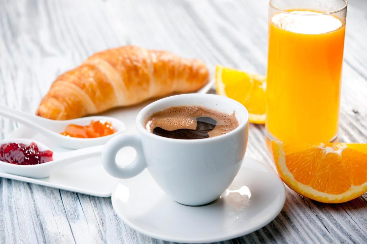 L'Oustaou Bed & Breakfast Шато-Арно Екстериор снимка