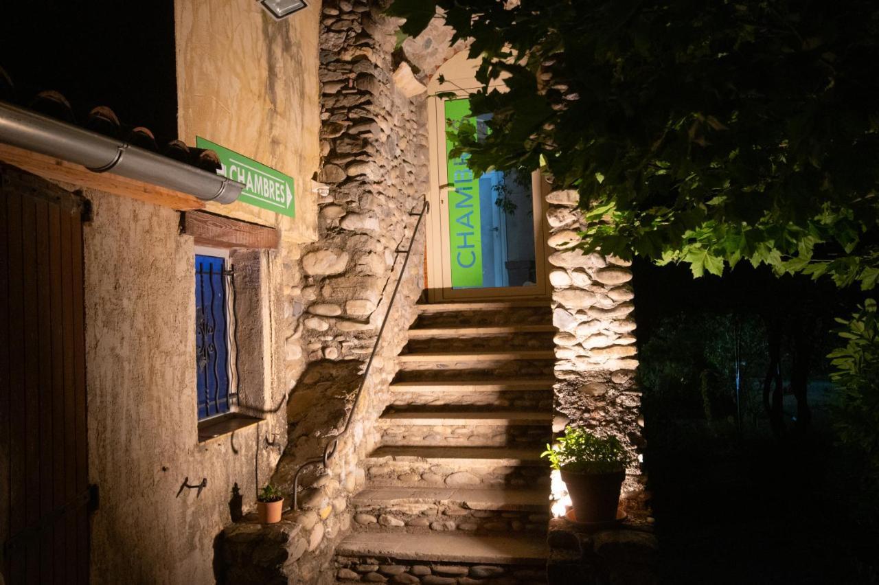 L'Oustaou Bed & Breakfast Шато-Арно Екстериор снимка